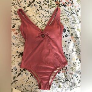 NWT Kona Sol Wide Ribbed Ring Medium Coverage One Piece Swimsuit L (12-14)